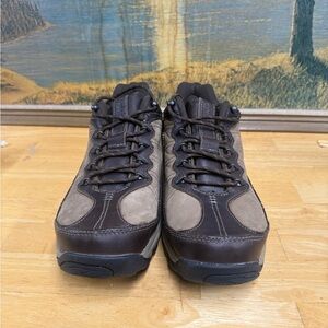 New Balance MW967BR, Men's leather low top water proof walking Shoes size 12